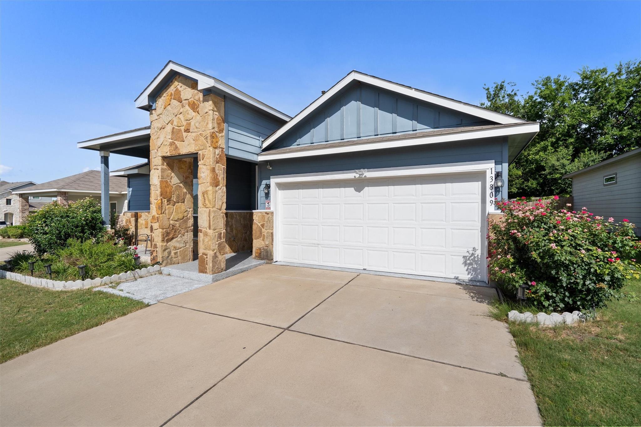 13809 Harrisglenn Dr Property Photo 2