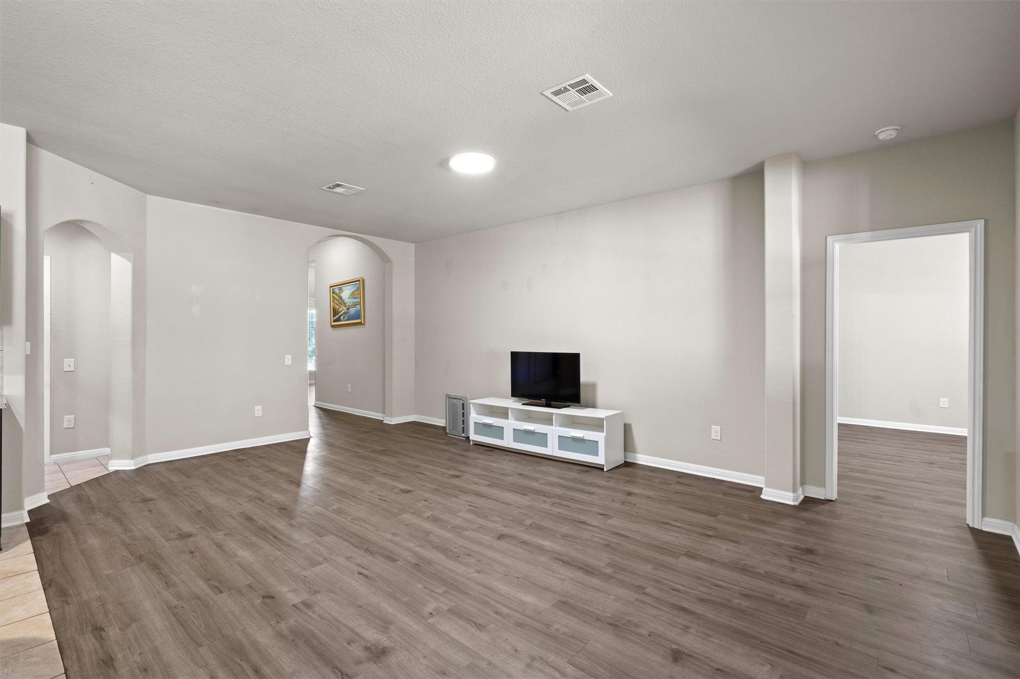 13809 Harrisglenn Dr Property Photo 5