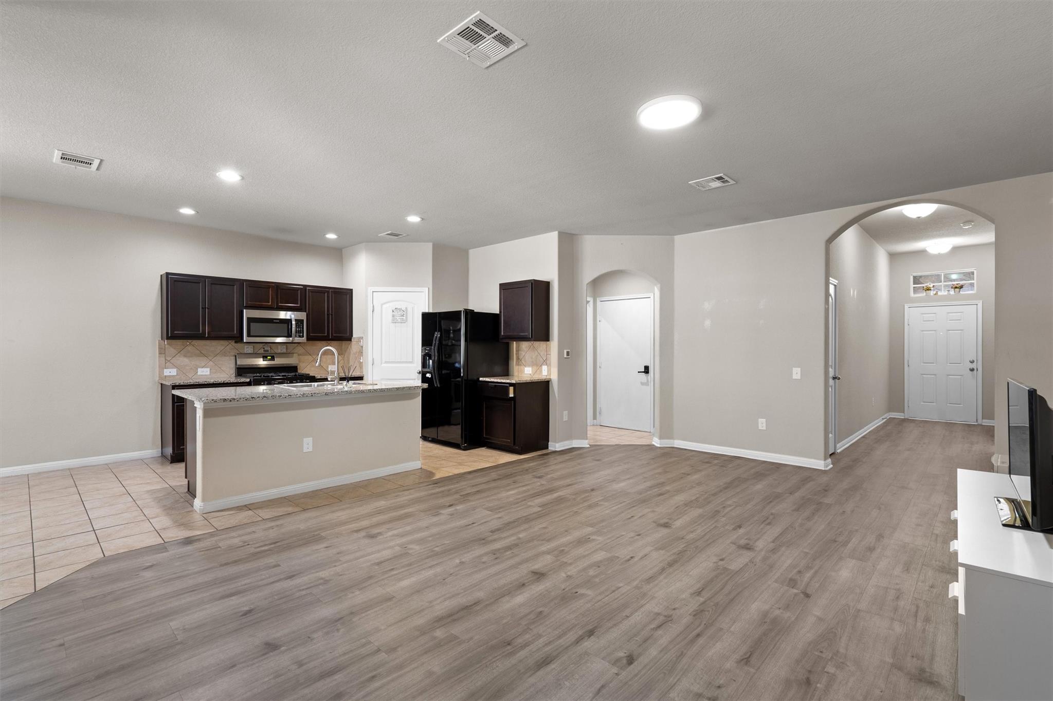 13809 Harrisglenn Dr Property Photo 6
