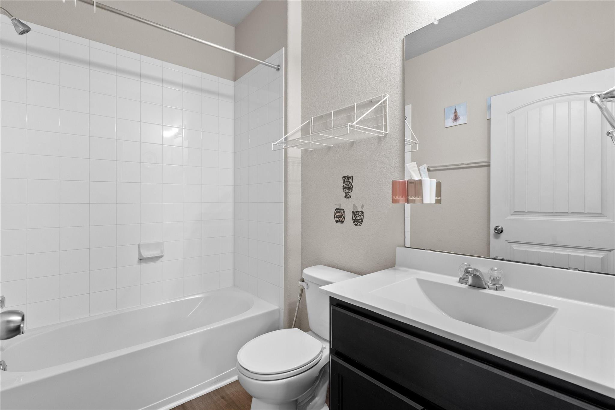 13809 Harrisglenn Dr Property Photo 19