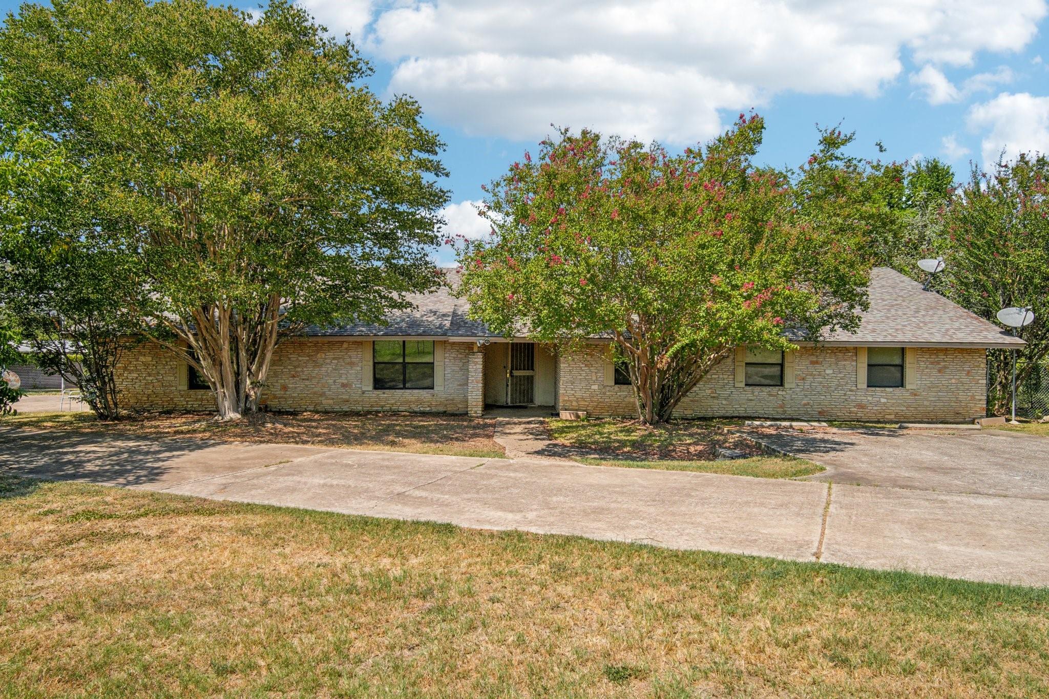 1038 Red Town Rd Property Photo 2