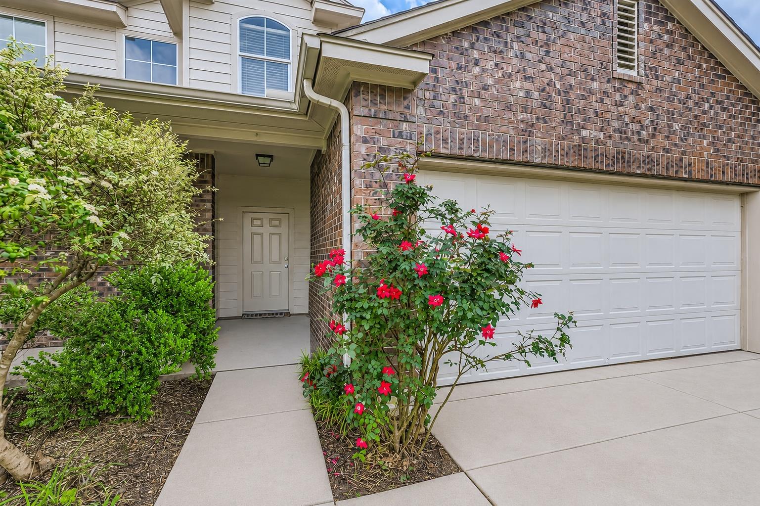 131 Lavaca Loop Property Photo 1