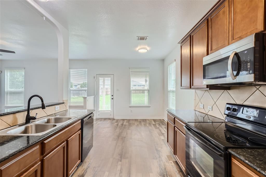 131 Lavaca Loop Property Photo 8