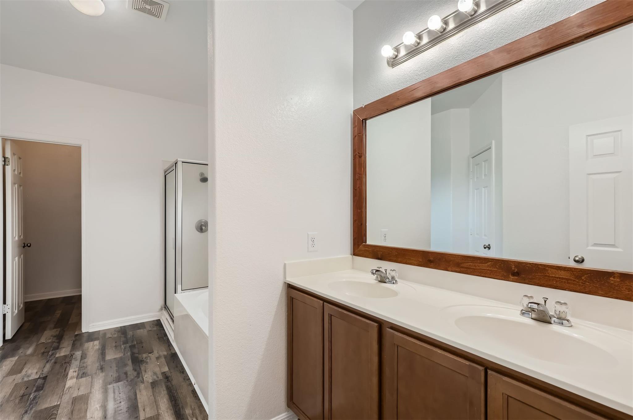 131 Lavaca Loop Property Photo 12
