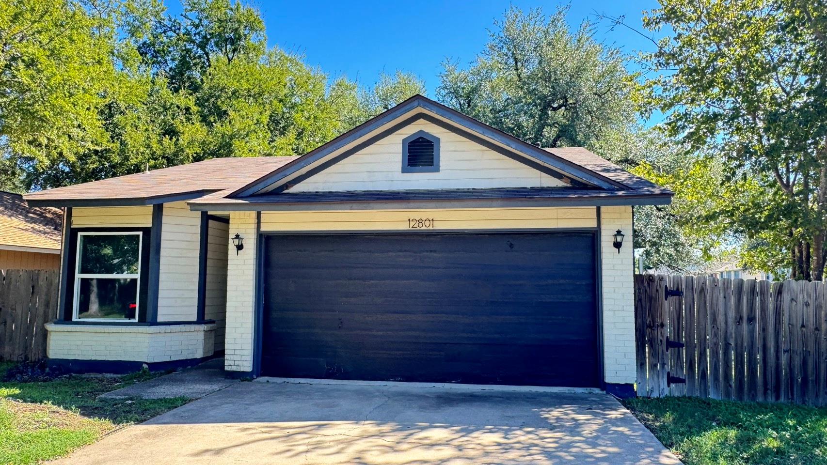 12801 Modena Trl Property Photo 1