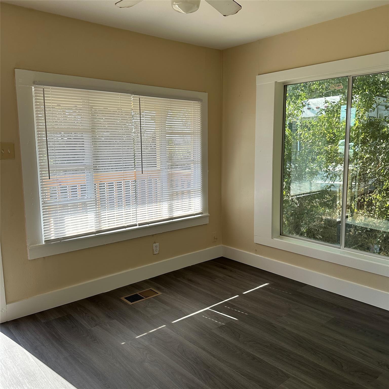 1321 Harris Hill Rd Property Photo 2