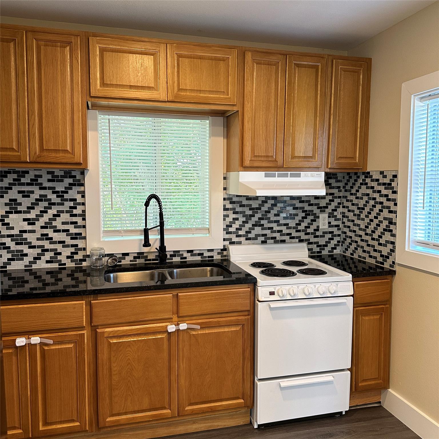 1321 Harris Hill Rd Property Photo 5