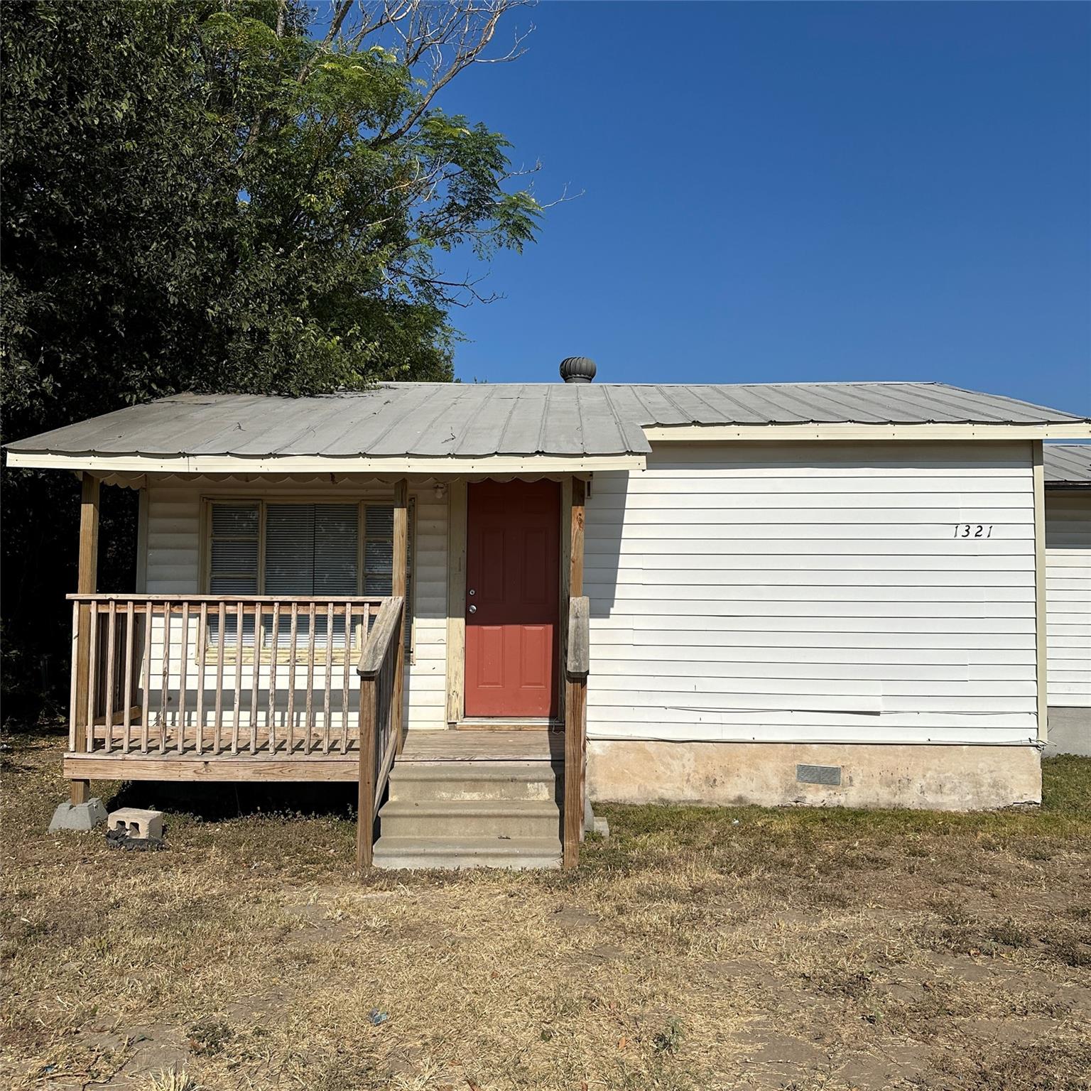 1321 Harris Hill Rd Property Photo 7