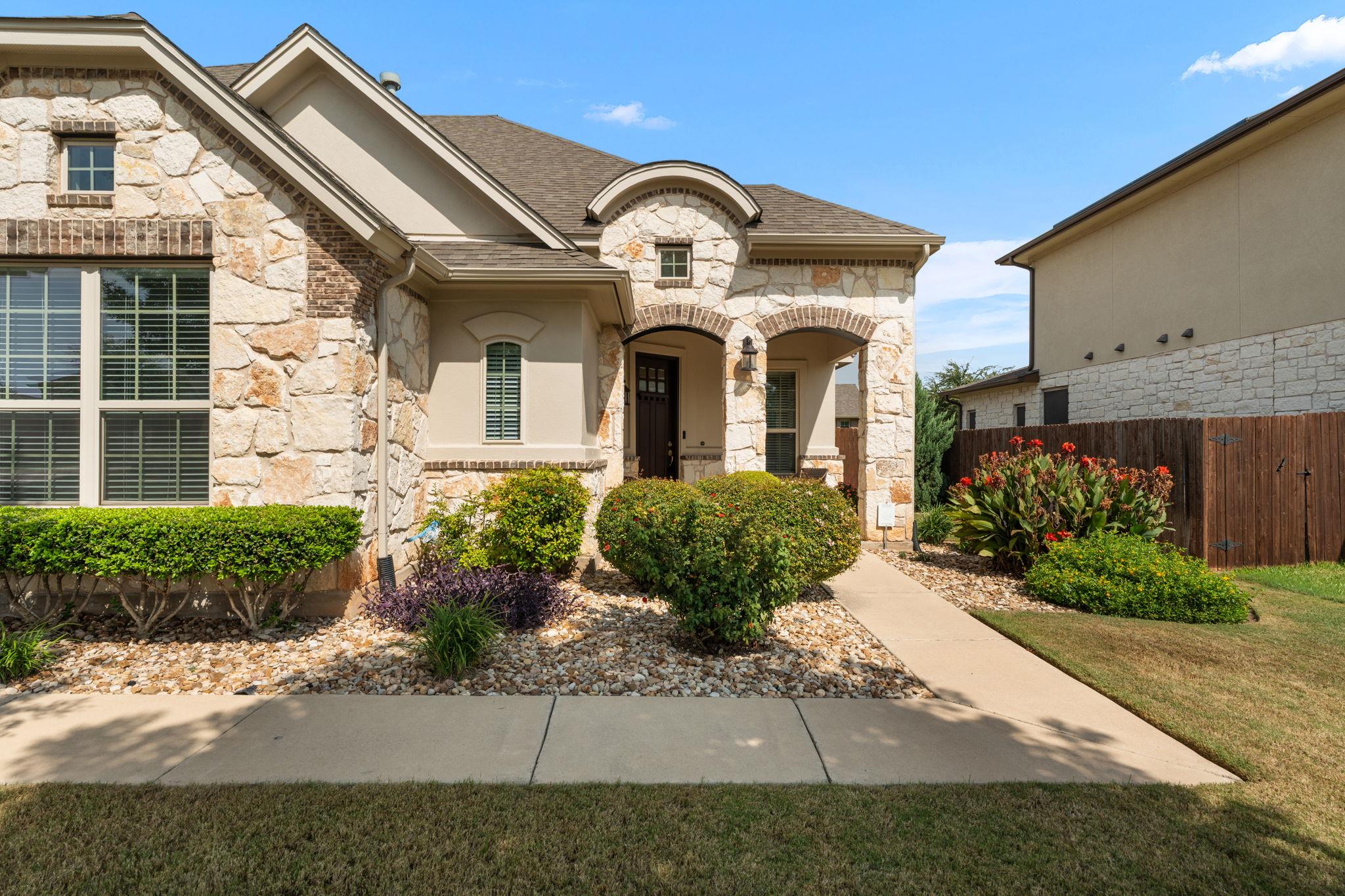 203 Summer Park Bnd Property Photo 2