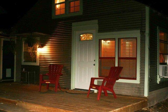 704 Franklin Blvd #b Property Photo 2