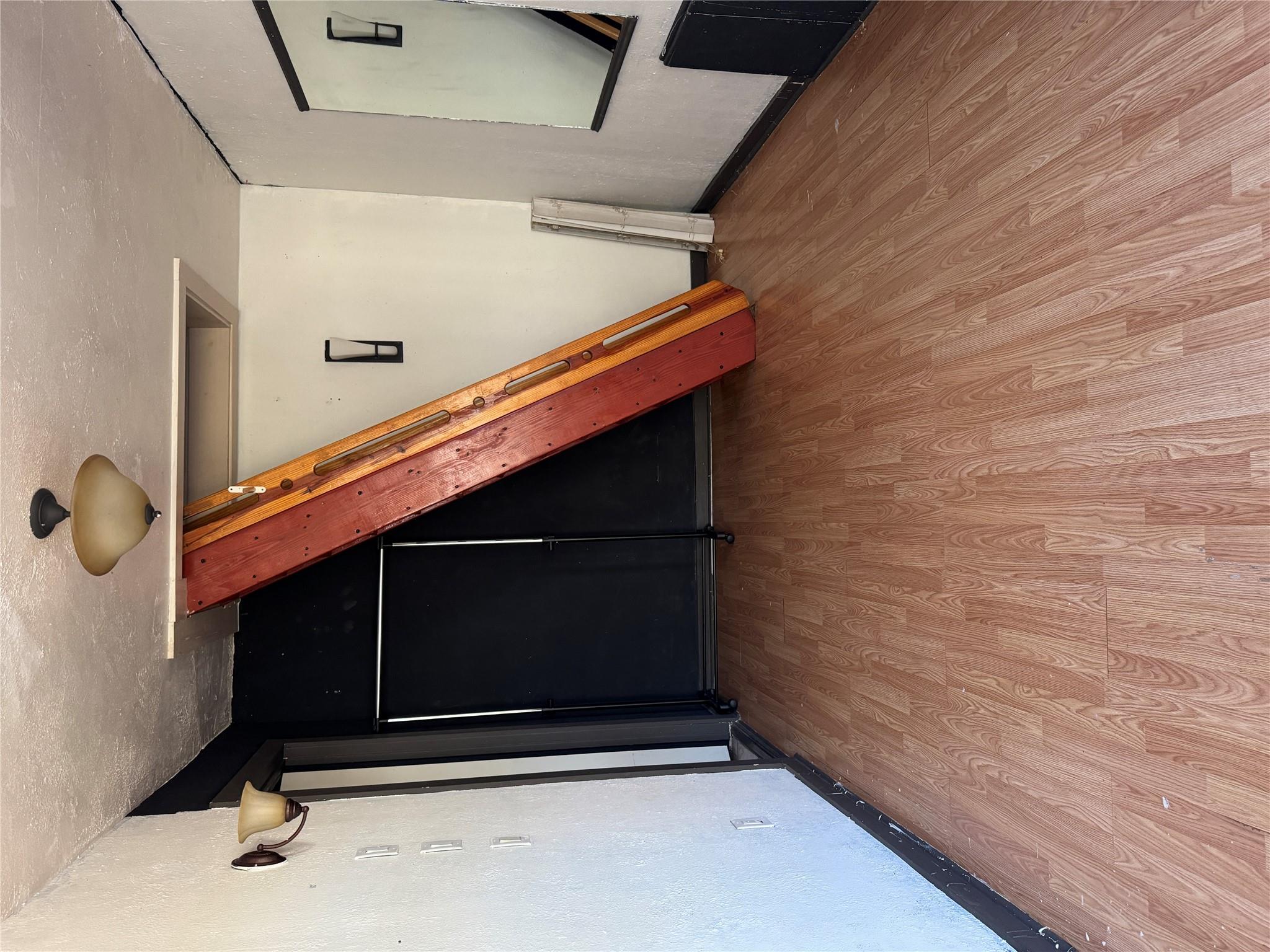 704 Franklin Blvd #b Property Photo 3