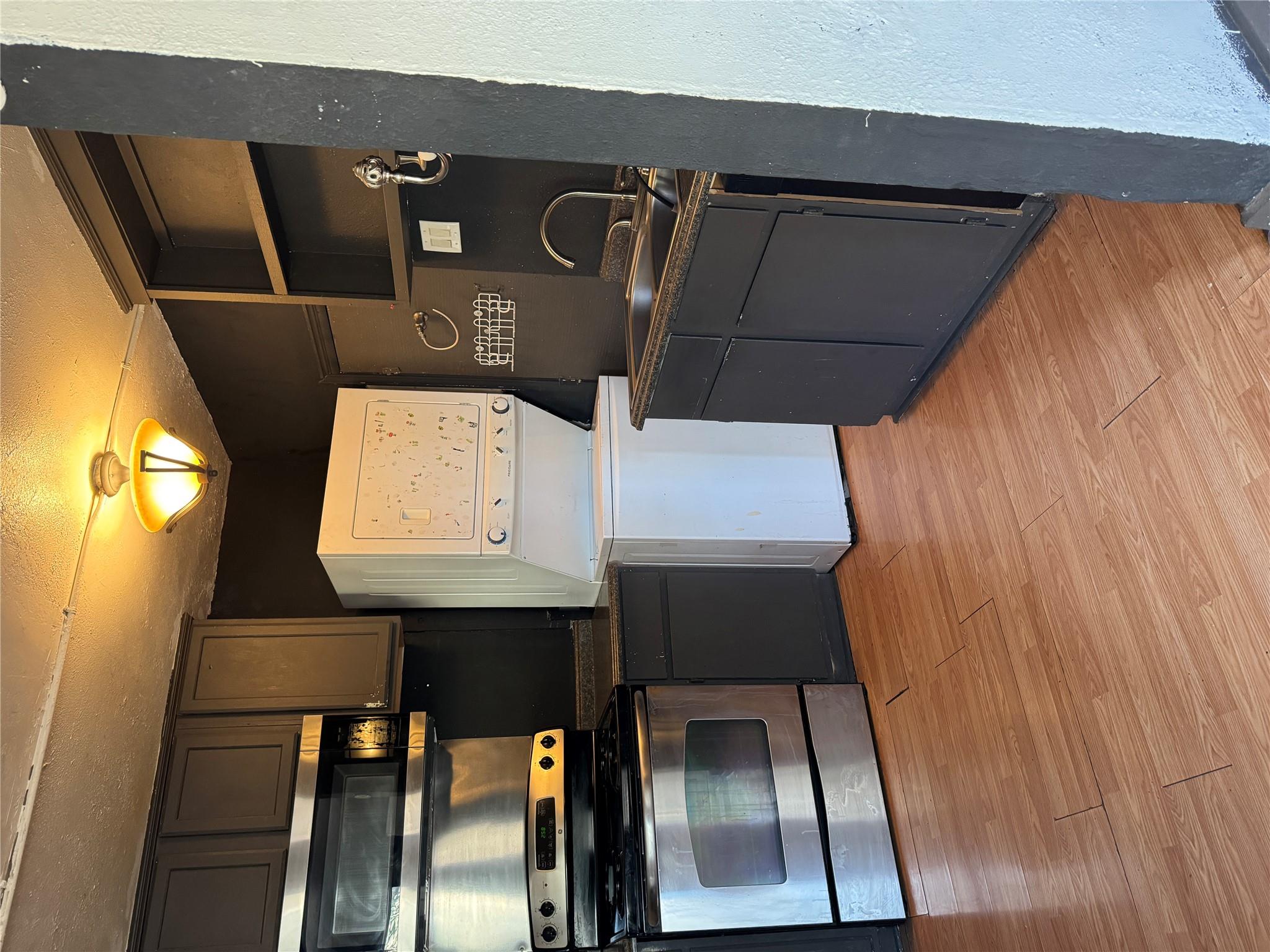 704 Franklin Blvd #b Property Photo 4