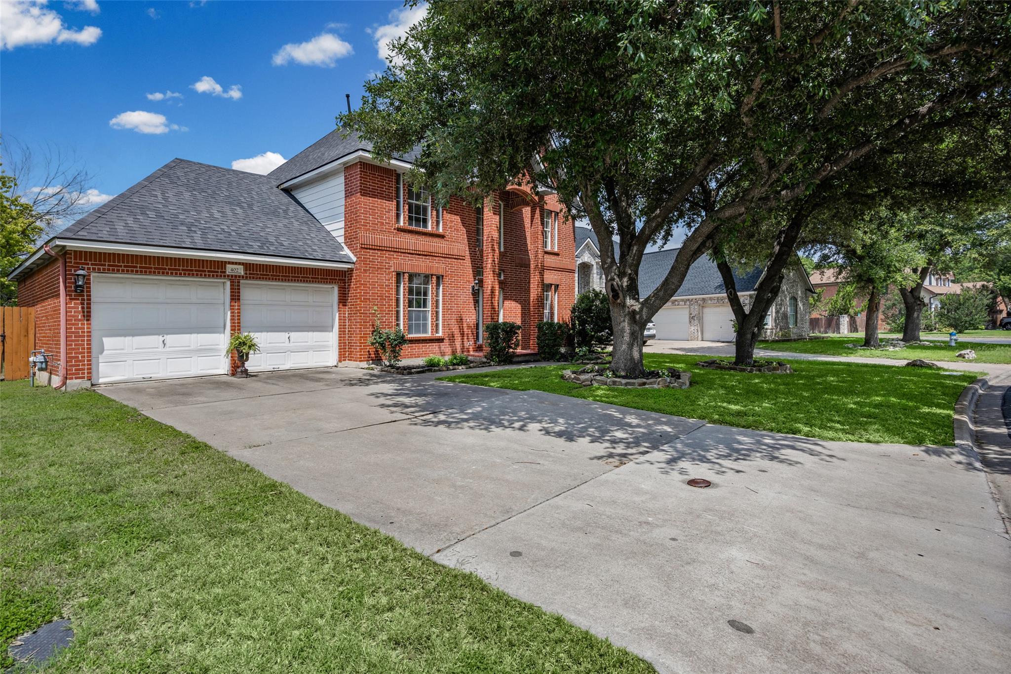 402 Autumn Trl Property Photo 2