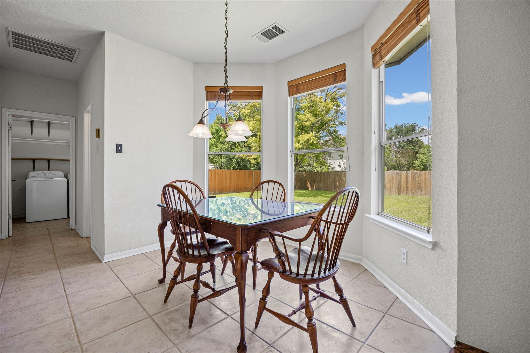 402 Autumn Trl Property Photo 11