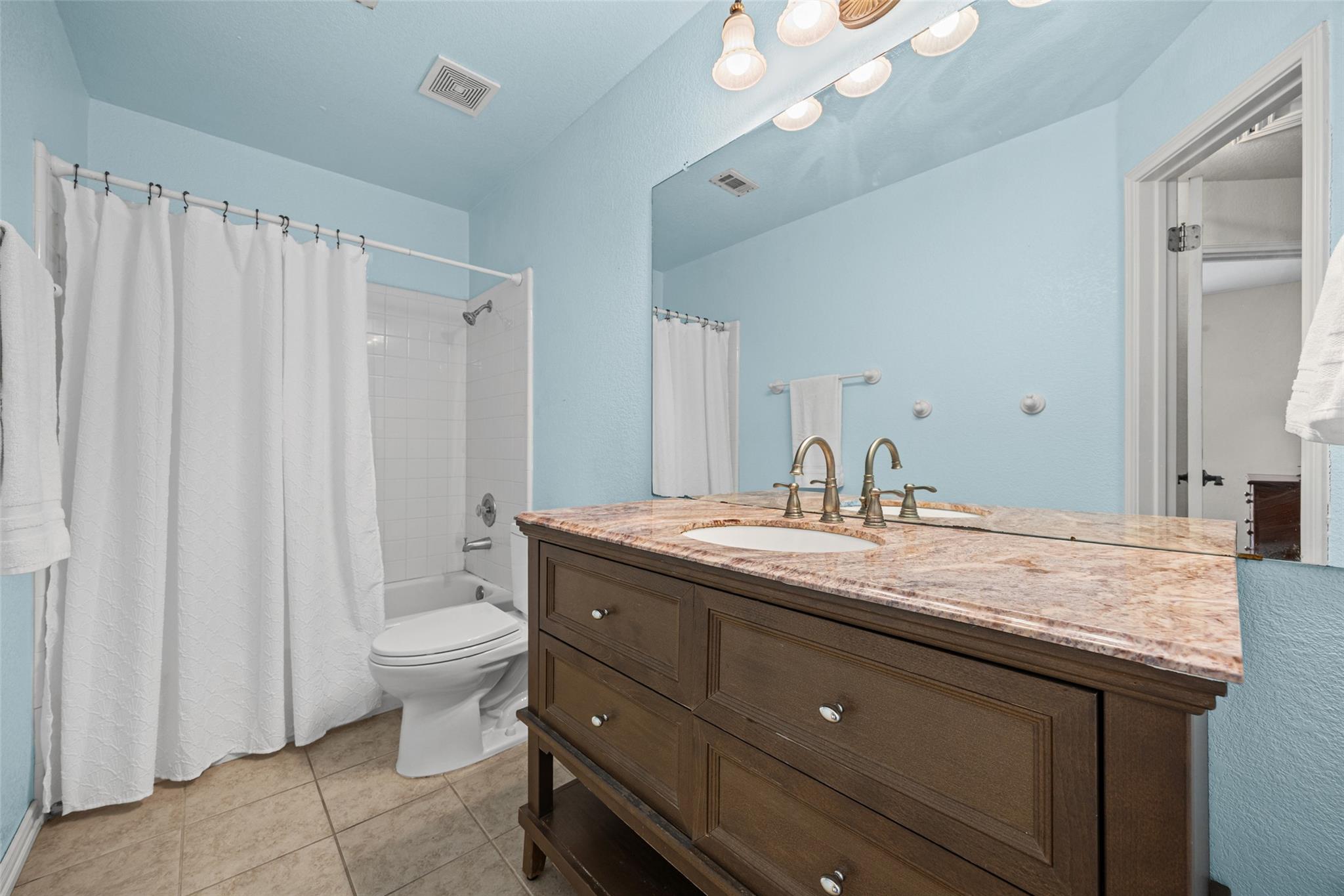 402 Autumn Trl Property Photo 14