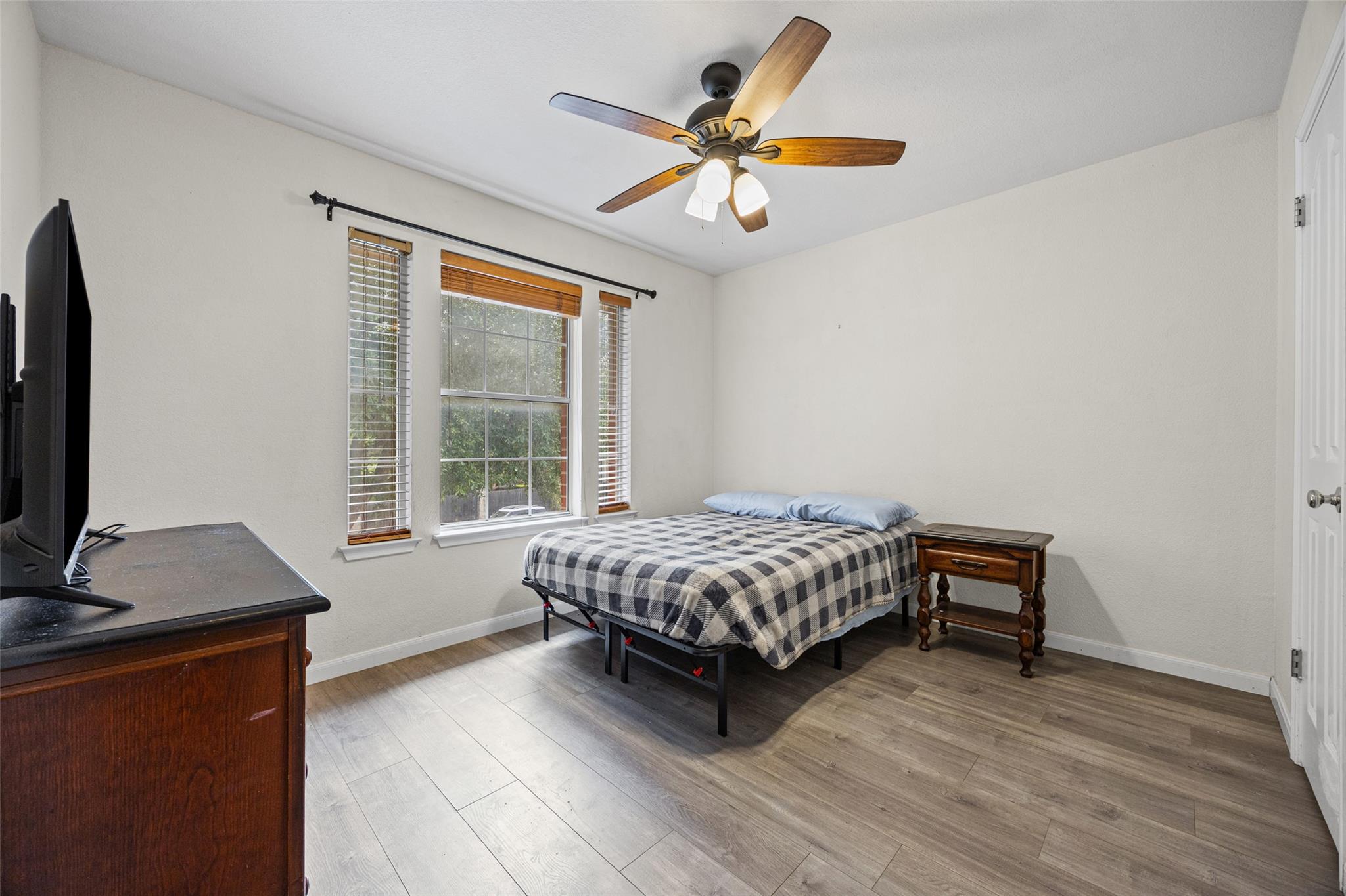 402 Autumn Trl Property Photo 16