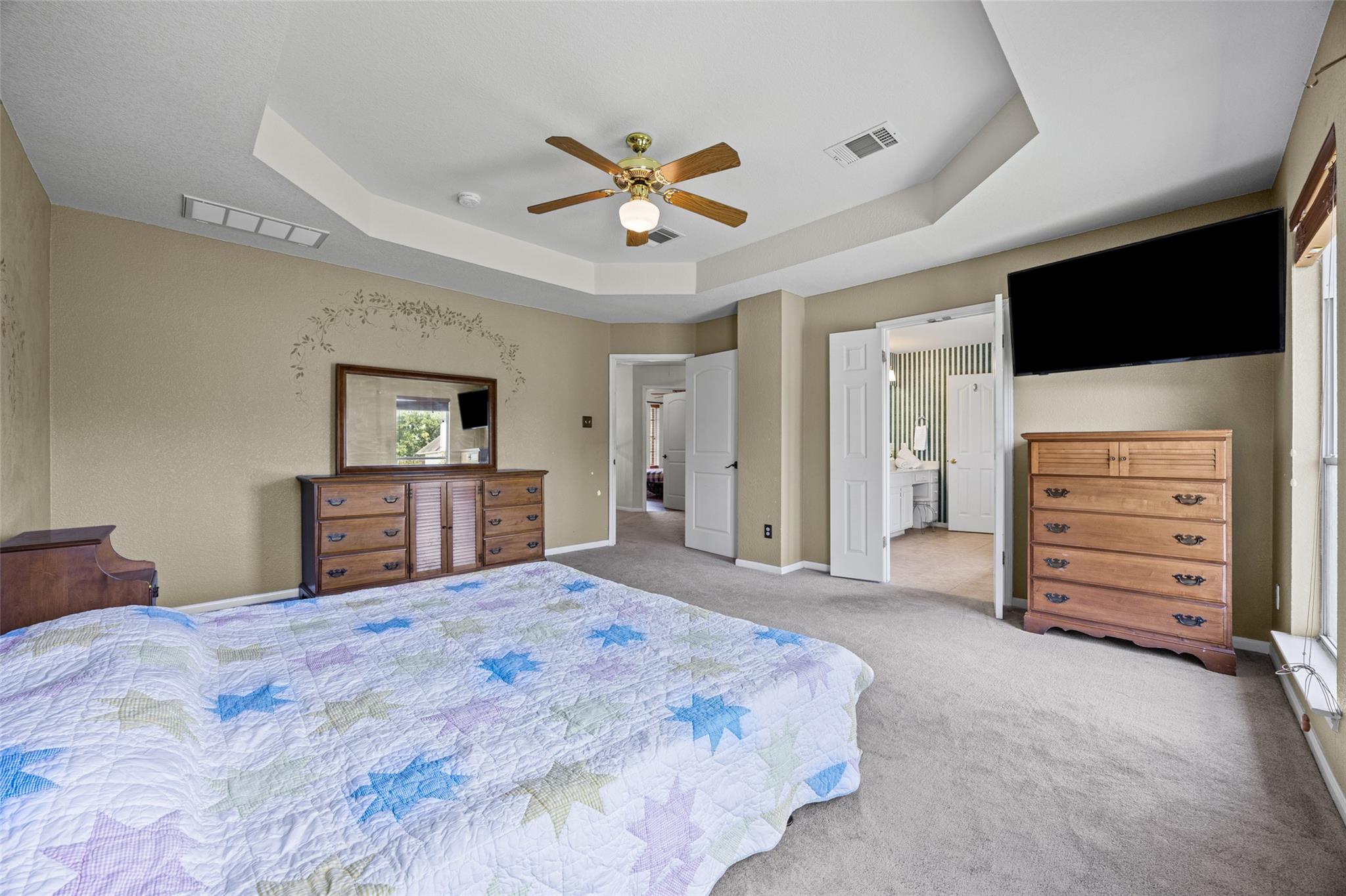 402 Autumn Trl Property Photo 18