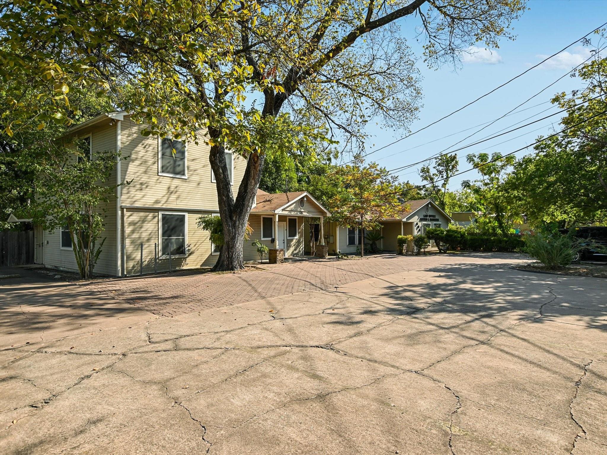 608 W Oltorf St Property Photo 3