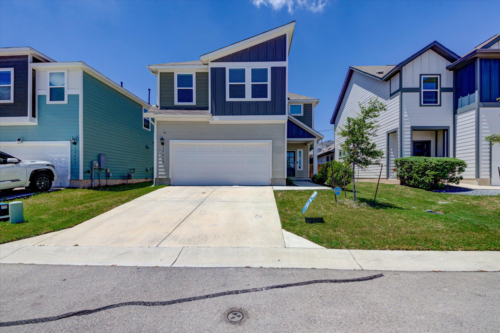15610 Ellinger Dr Property Photo 1