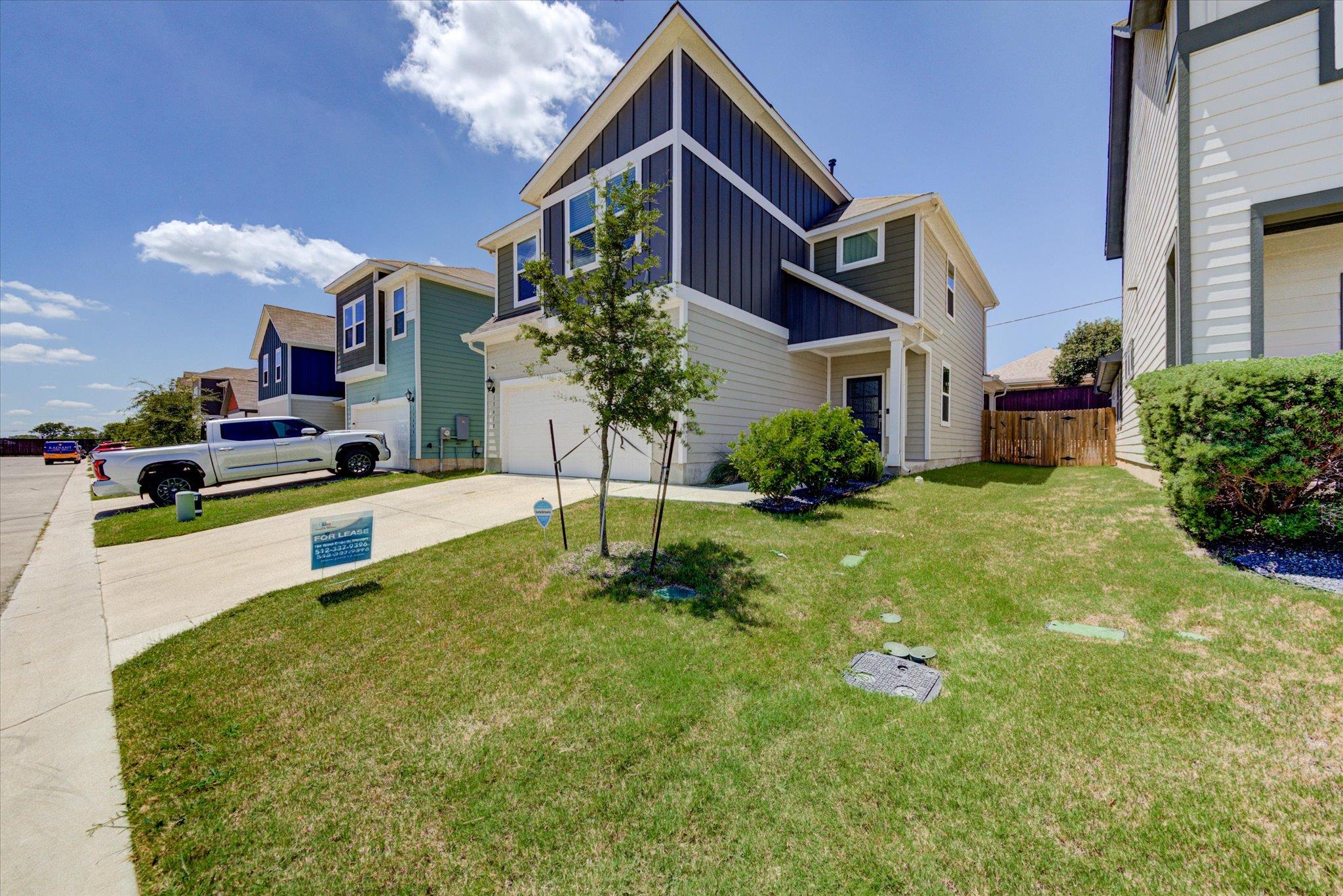 15610 Ellinger Dr Property Photo 2
