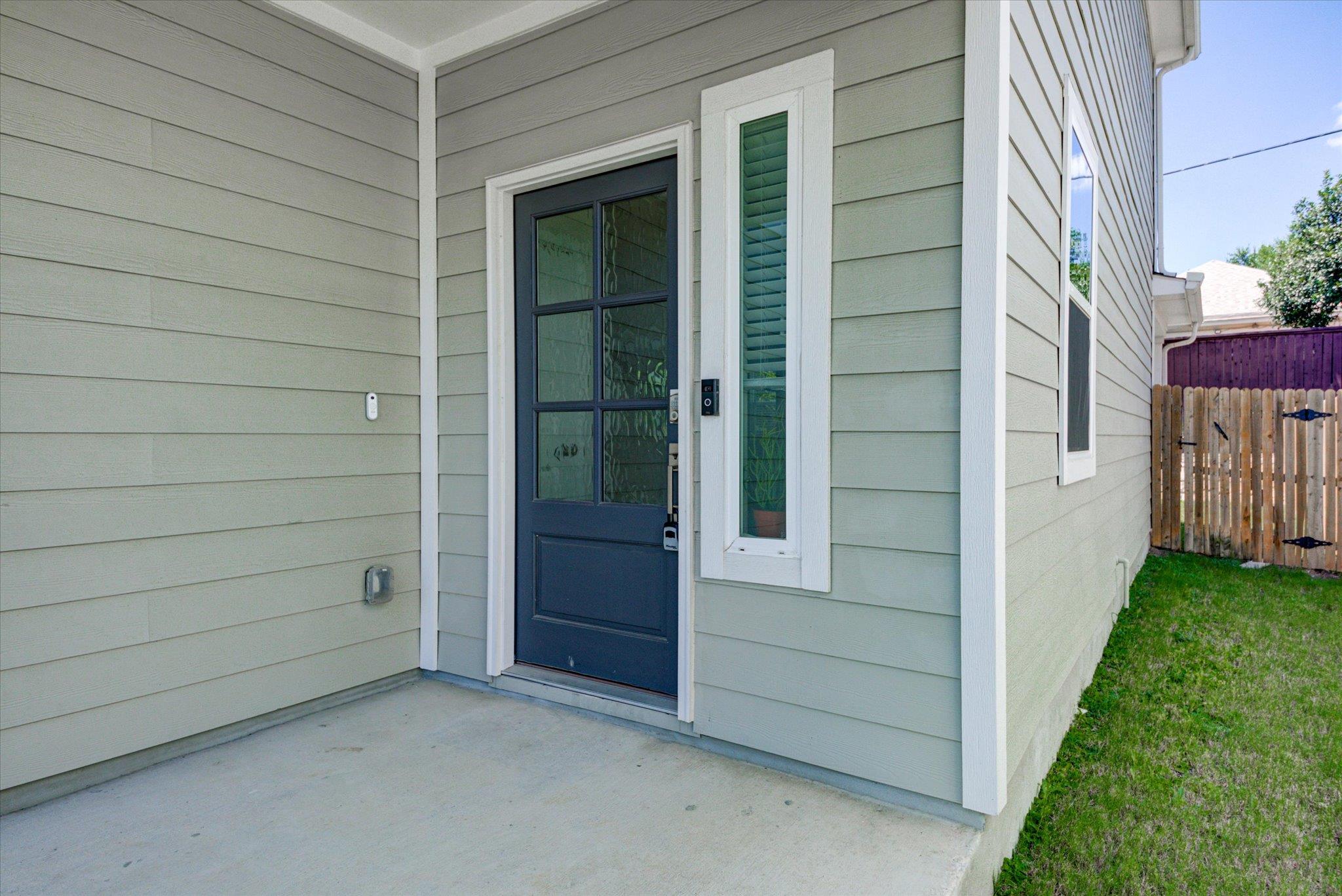 15610 Ellinger Dr Property Photo 4