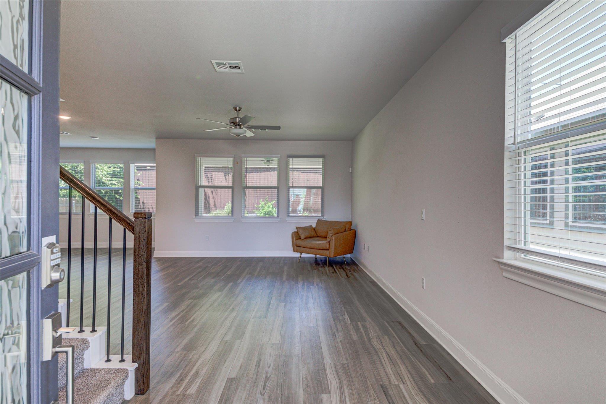 15610 Ellinger Dr Property Photo 14