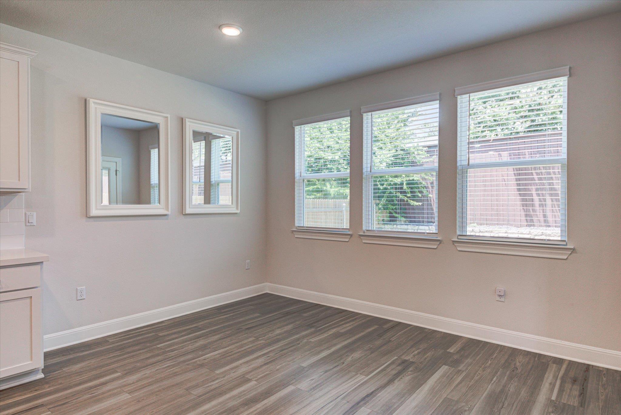 15610 Ellinger Dr Property Photo 18