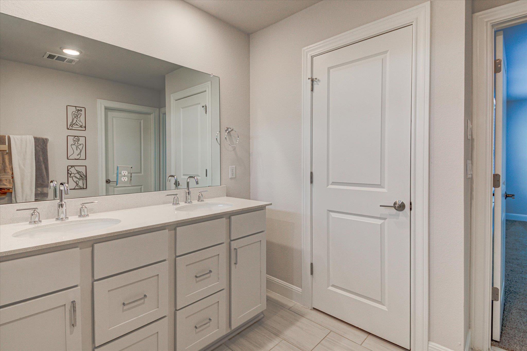 15610 Ellinger Dr Property Photo 19