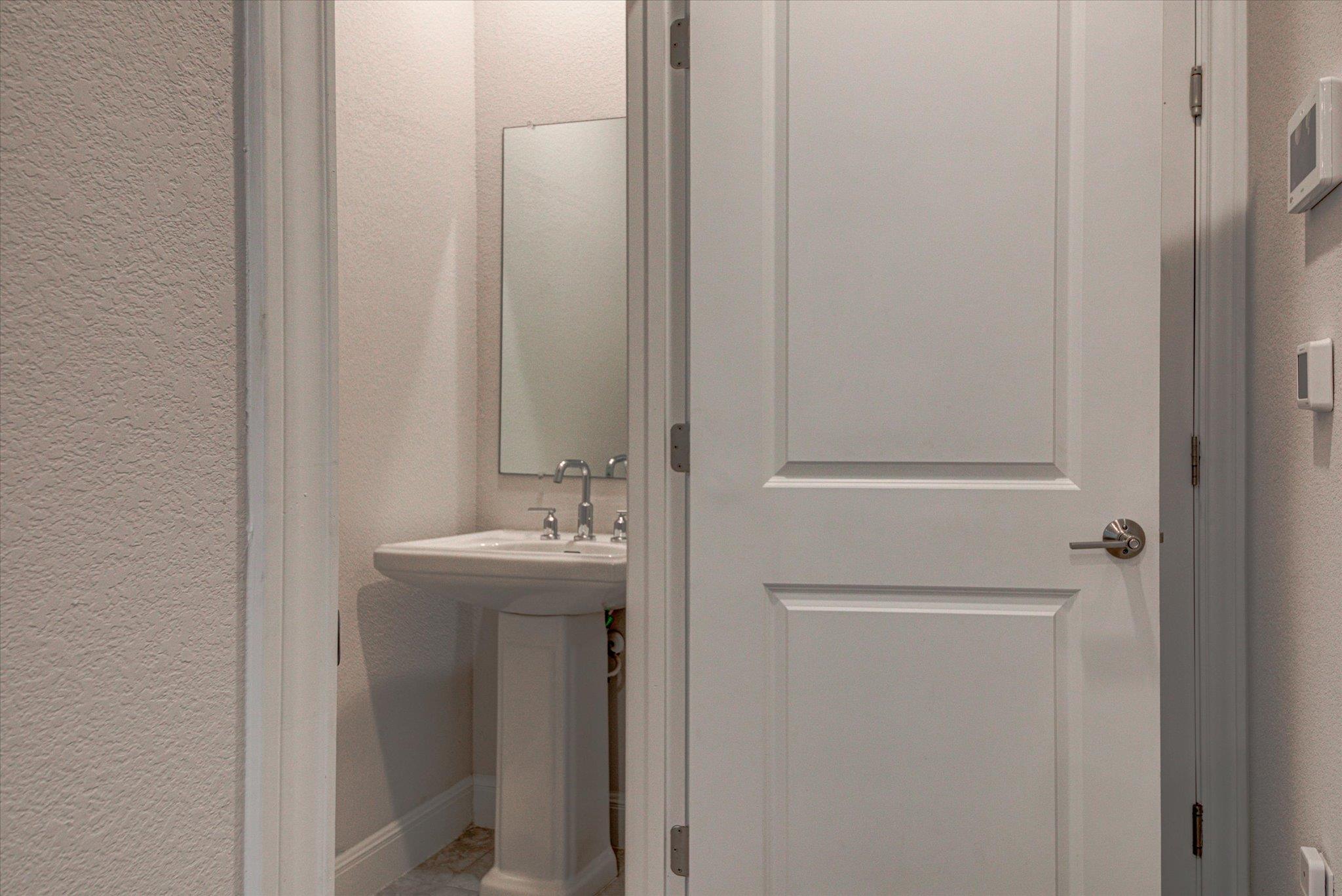 15610 Ellinger Dr Property Photo 29