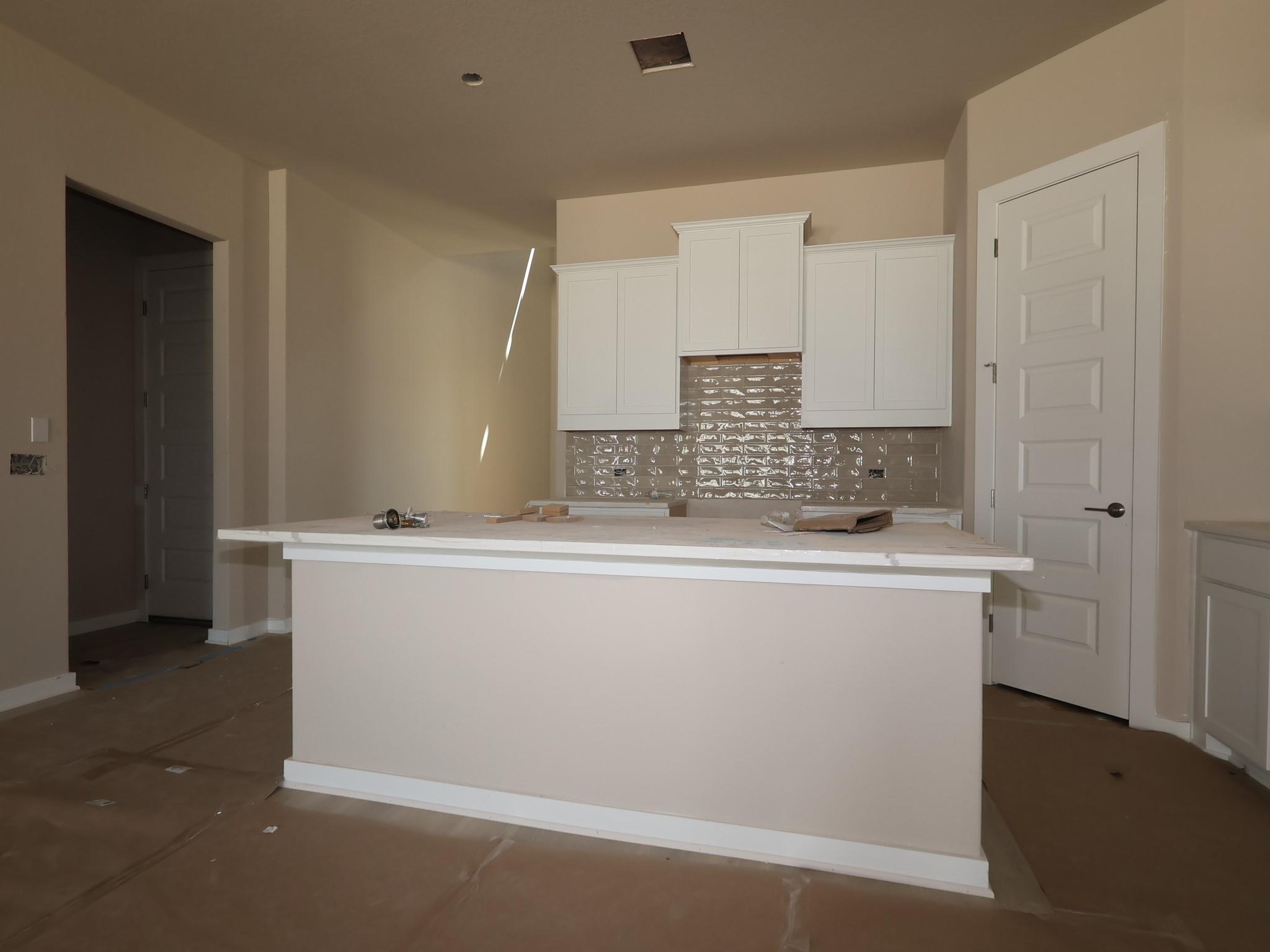 326 Callahan Loop Property Photo 4