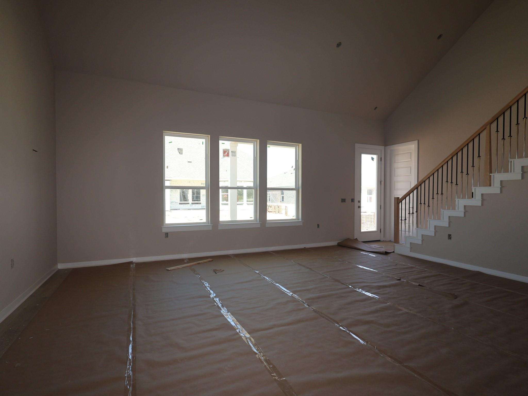 326 Callahan Loop Property Photo 5