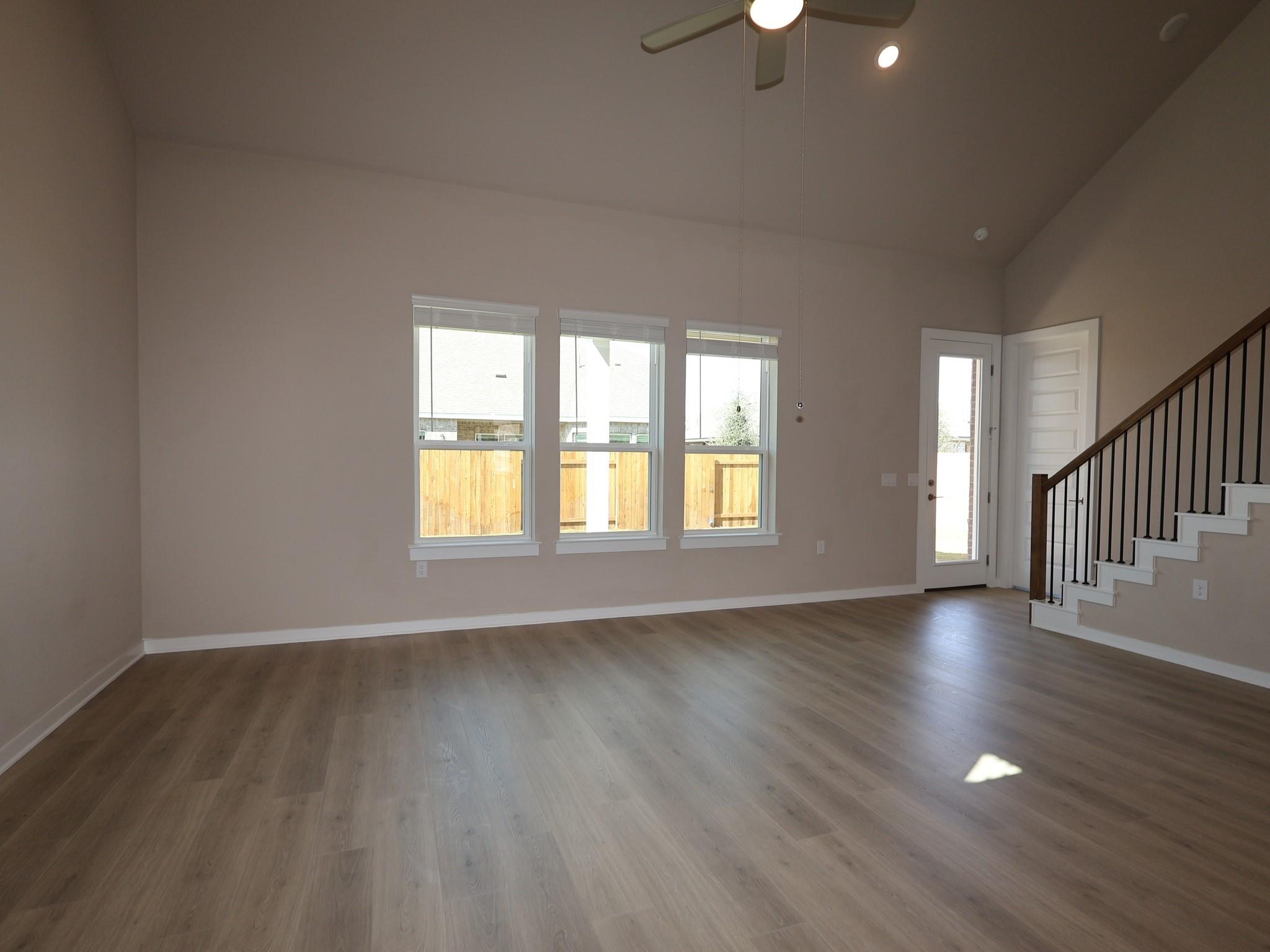 326 Callahan Loop Property Photo 5