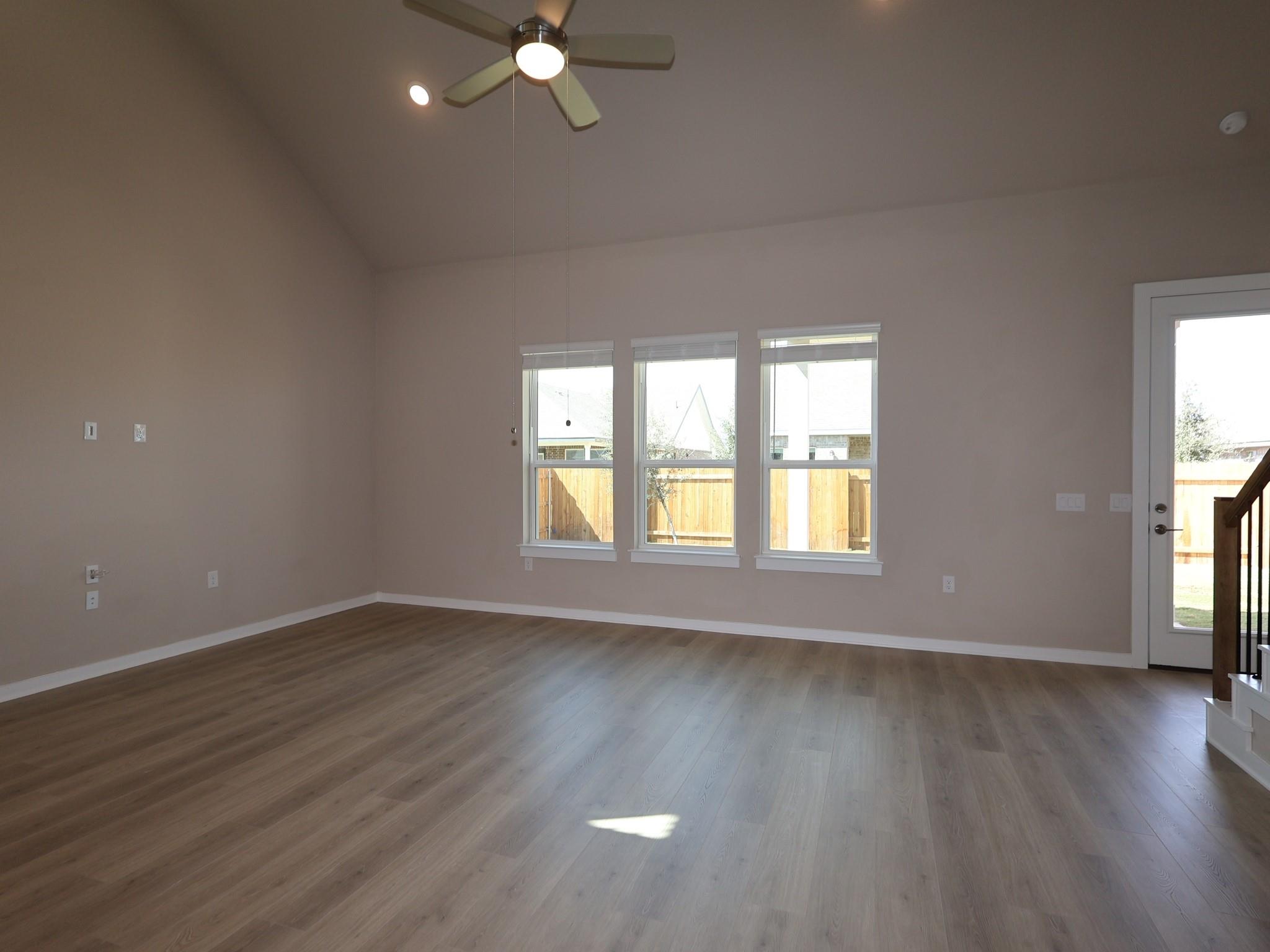 326 Callahan Loop Property Photo 6