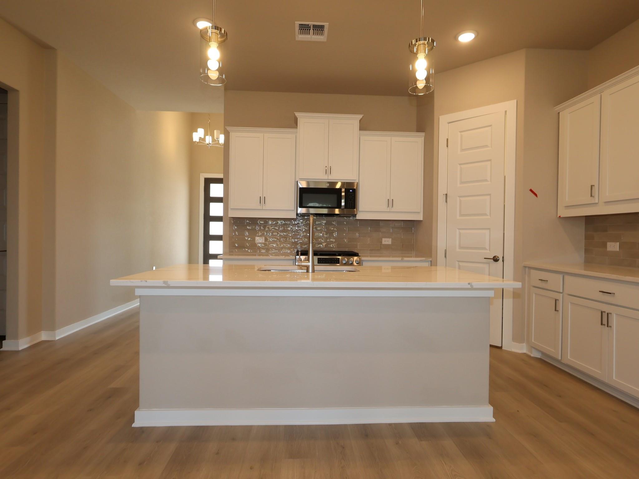 326 Callahan Loop Property Photo 8