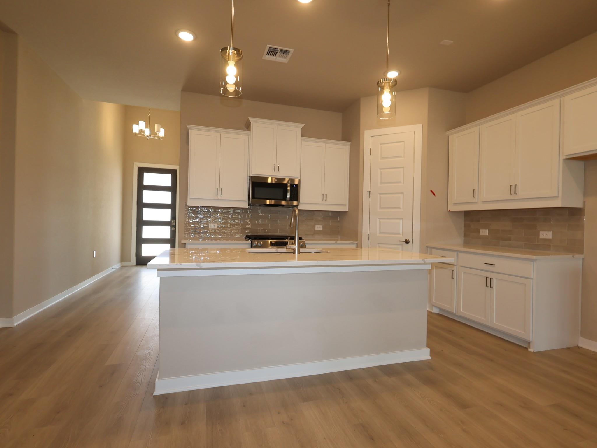 326 Callahan Loop Property Photo 9