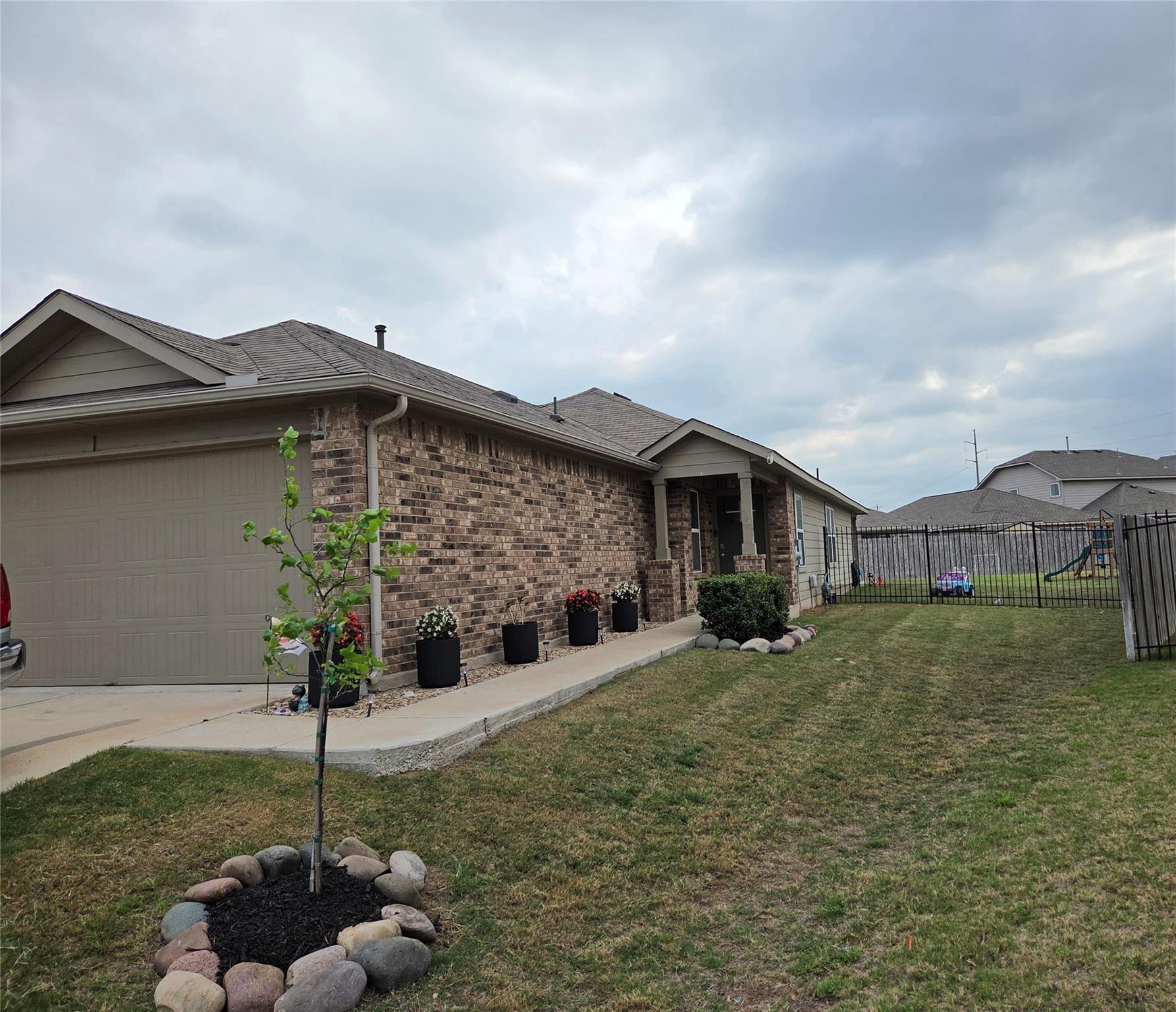 108 Blue Sage Dr Property Photo 1