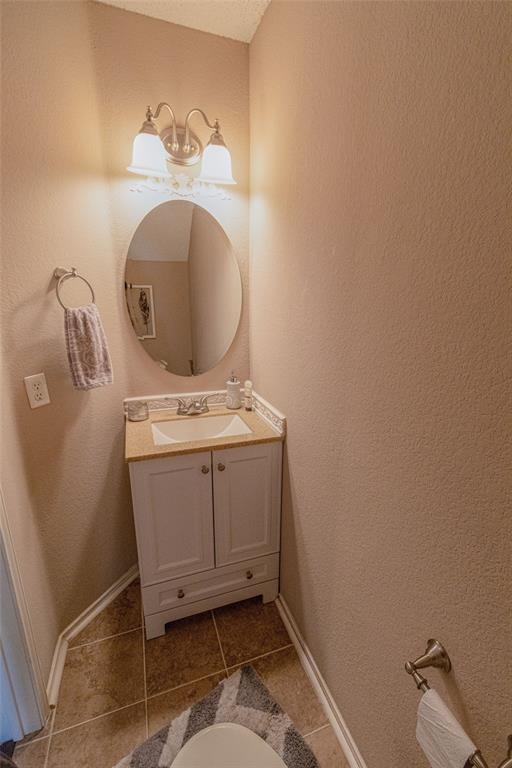 3905 Lemos Dr Property Photo 28