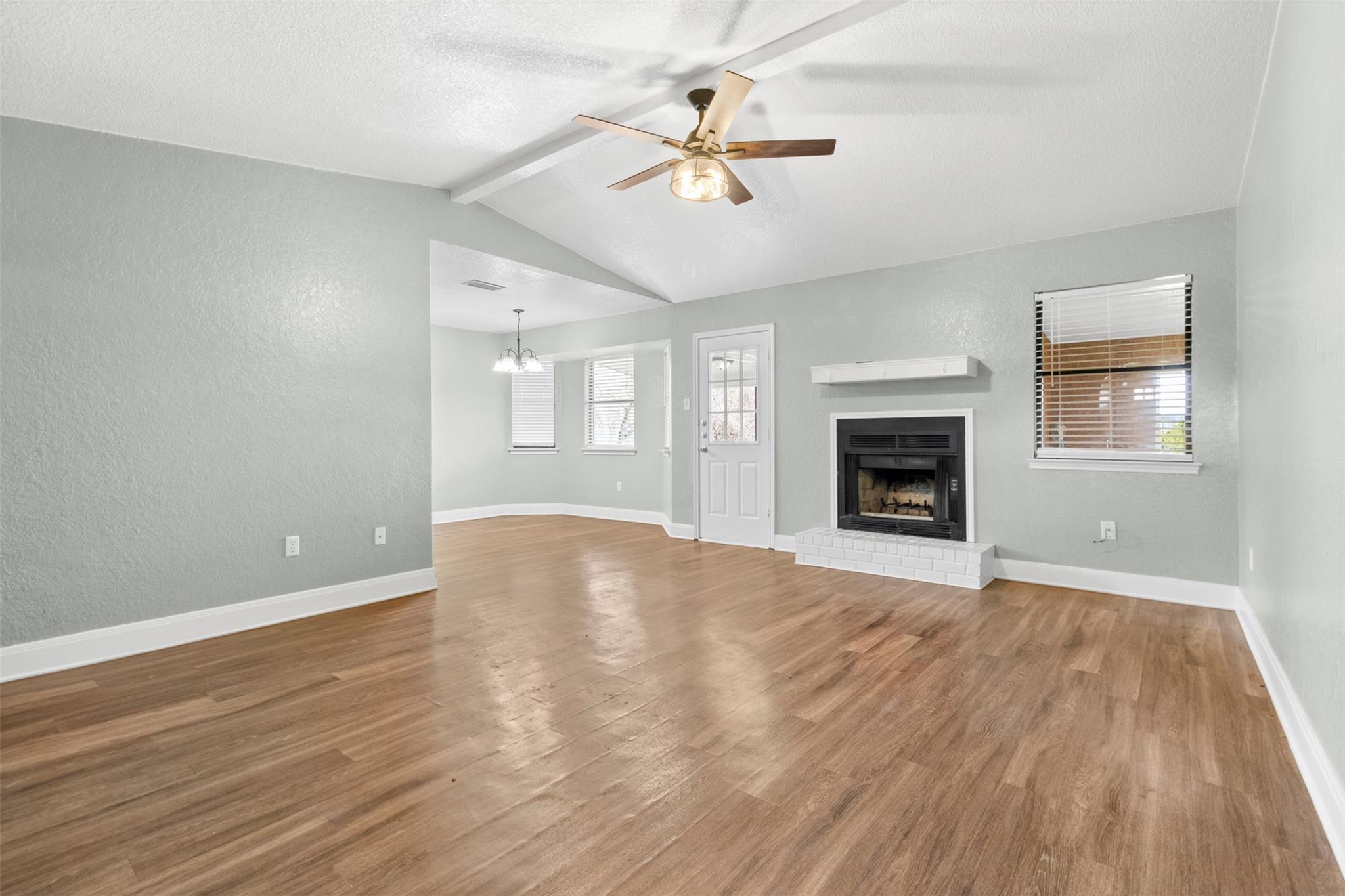 130 Jordan Loop Property Photo 5