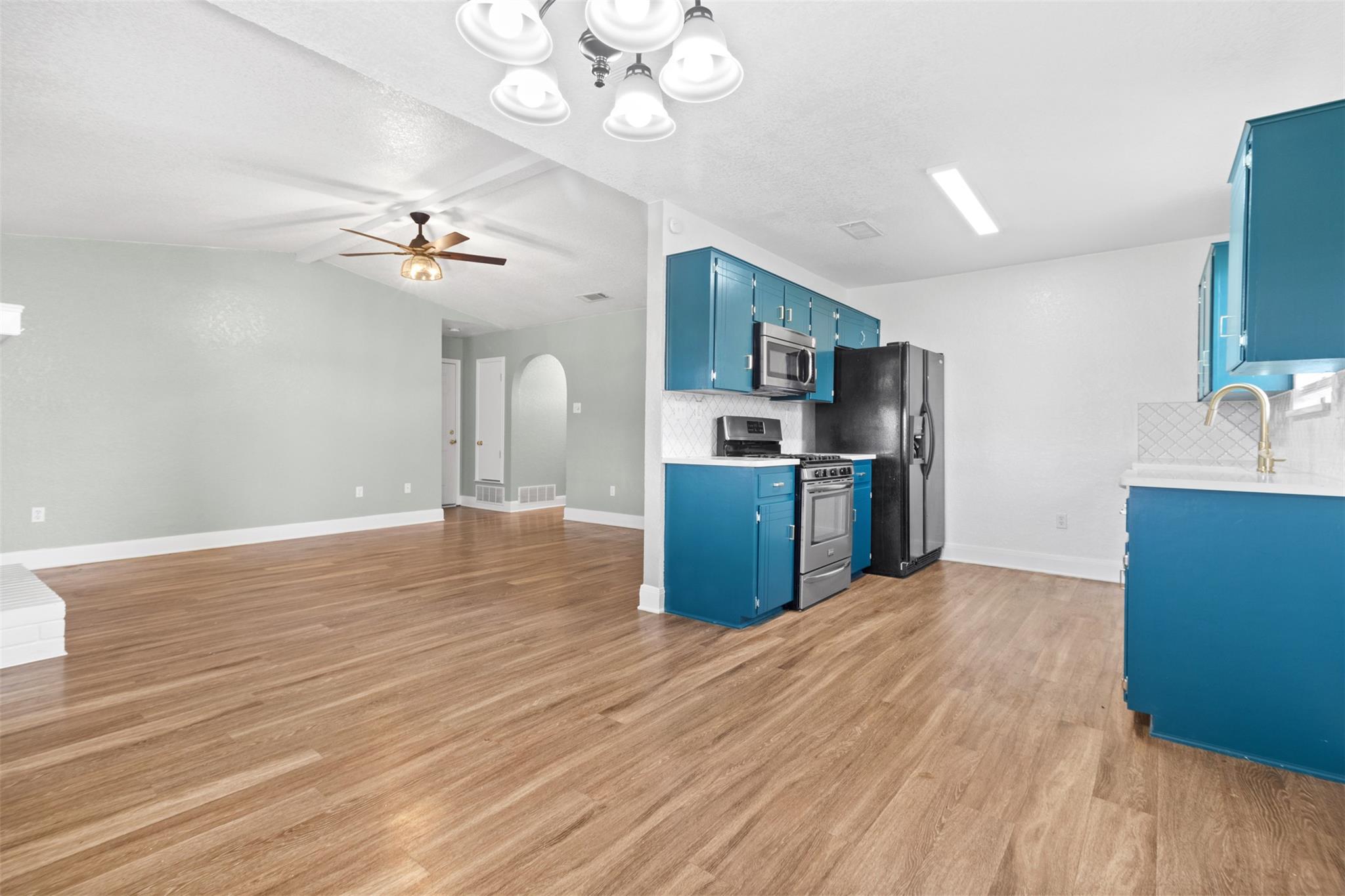 130 Jordan Loop Property Photo 9