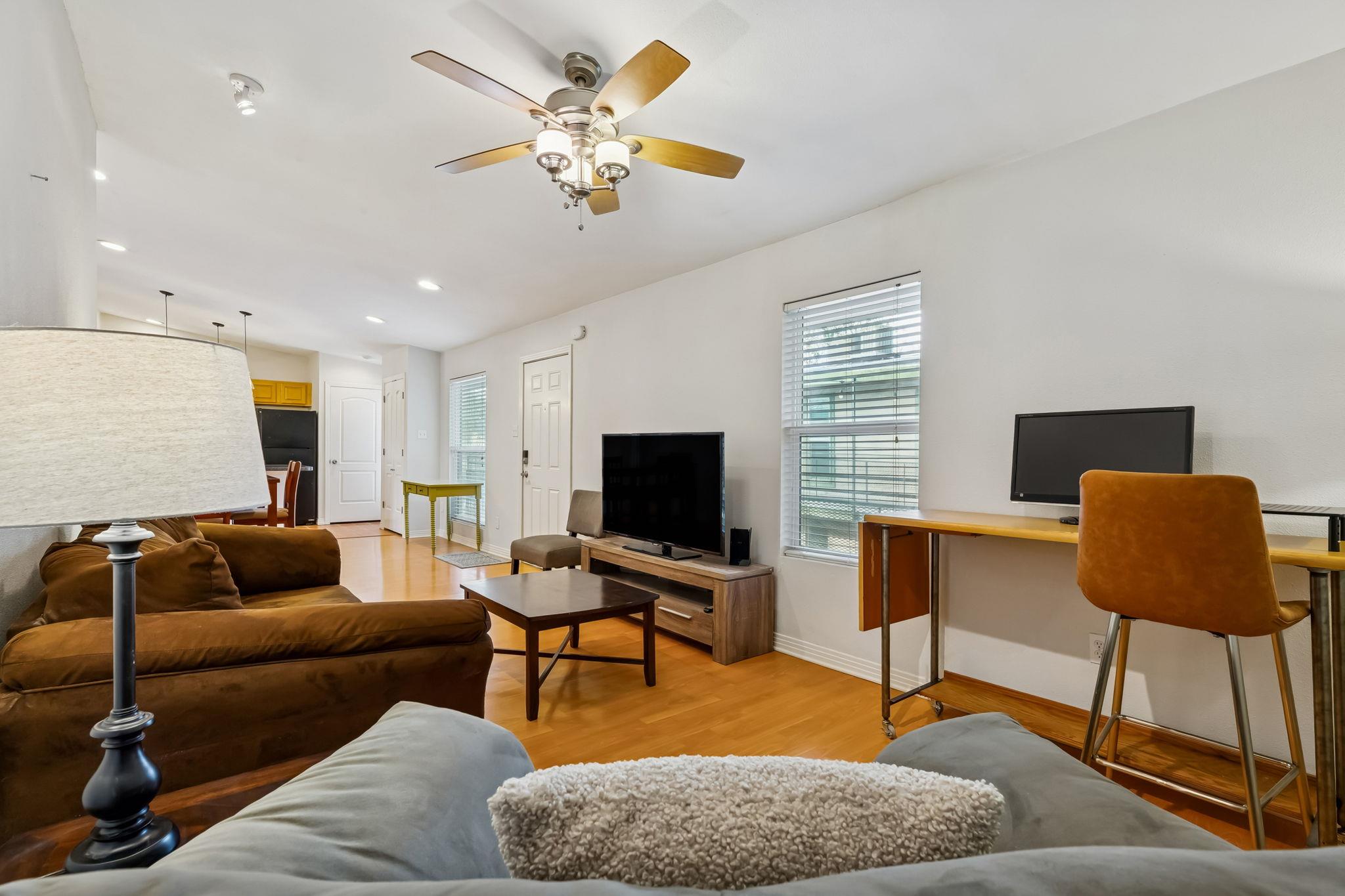 2021 Bluebonnet Ln #210 Property Photo 7
