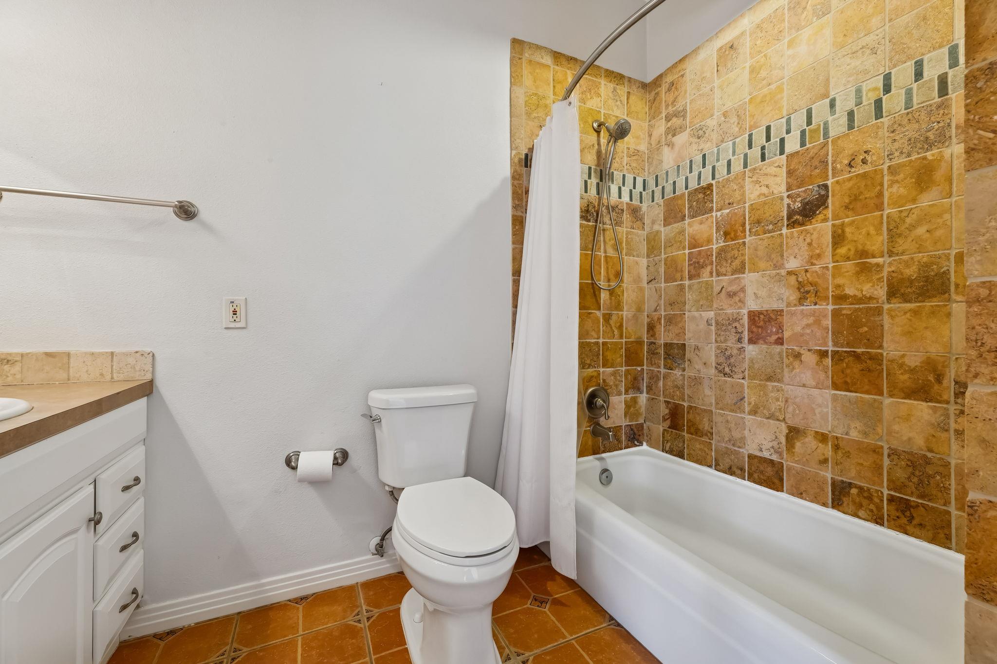 2021 Bluebonnet Ln #210 Property Photo 14