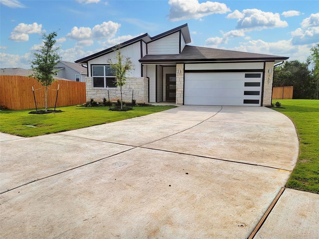 7501 Wheatgrass Path Property Photo 1