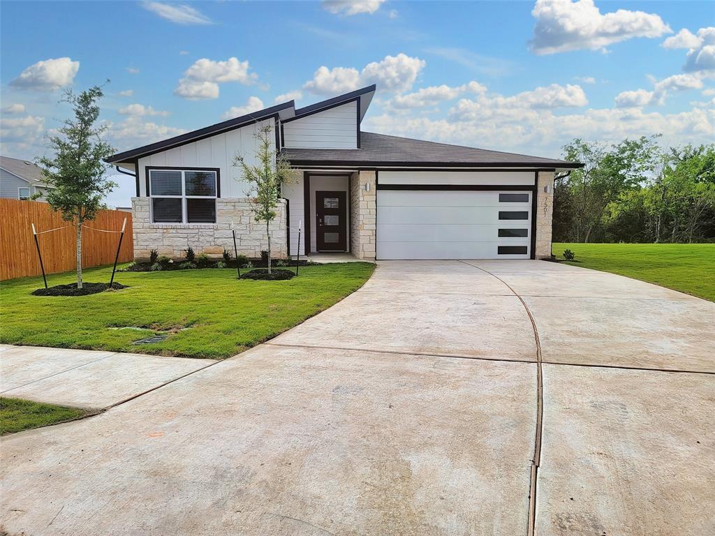 7501 Wheatgrass Path Property Photo 2
