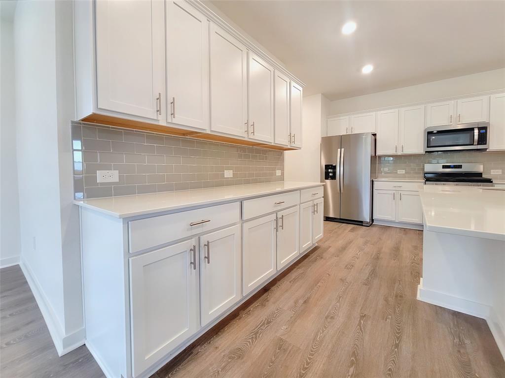 7501 Wheatgrass Path Property Photo 3