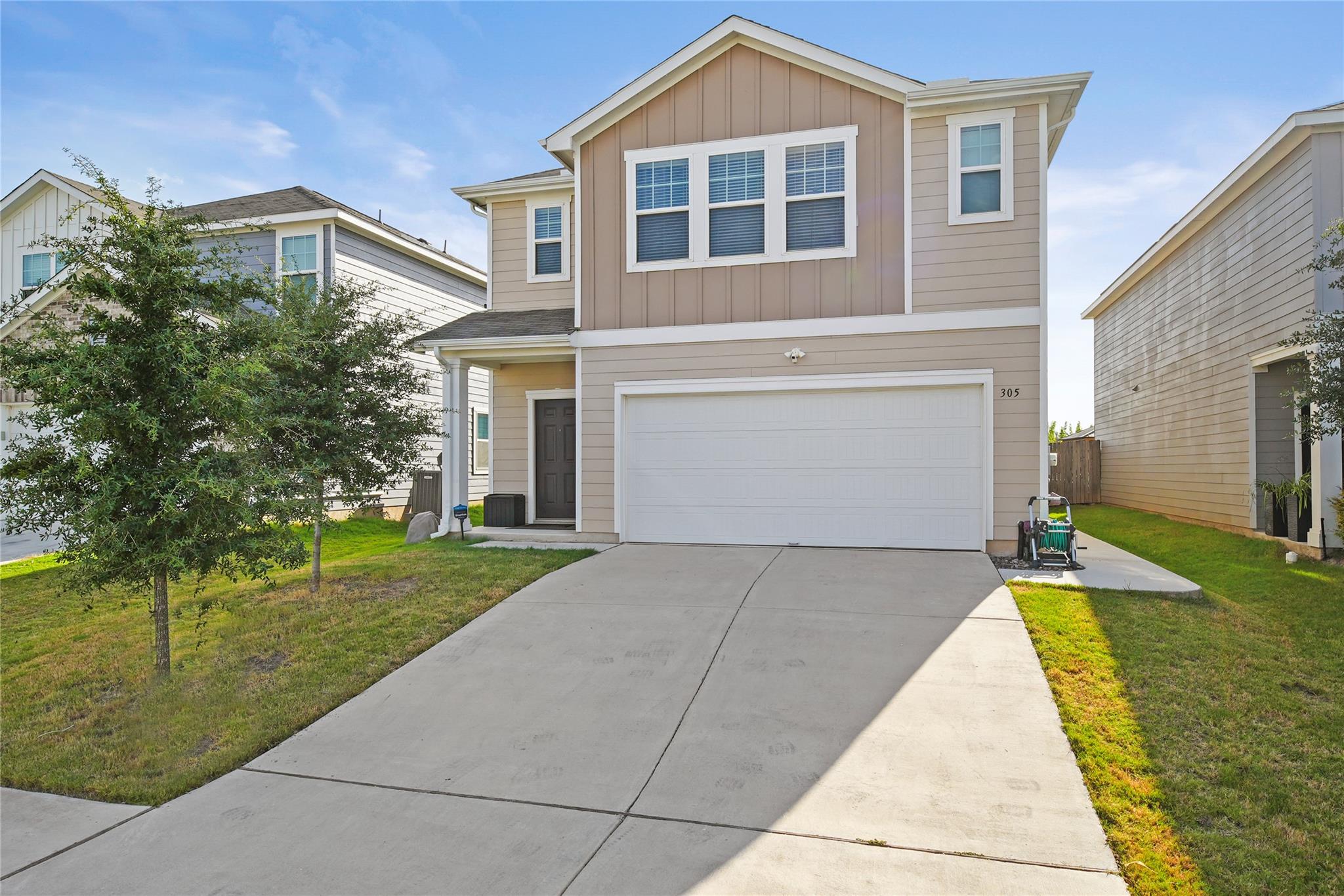 305 Red Fish Ln Property Photo 1