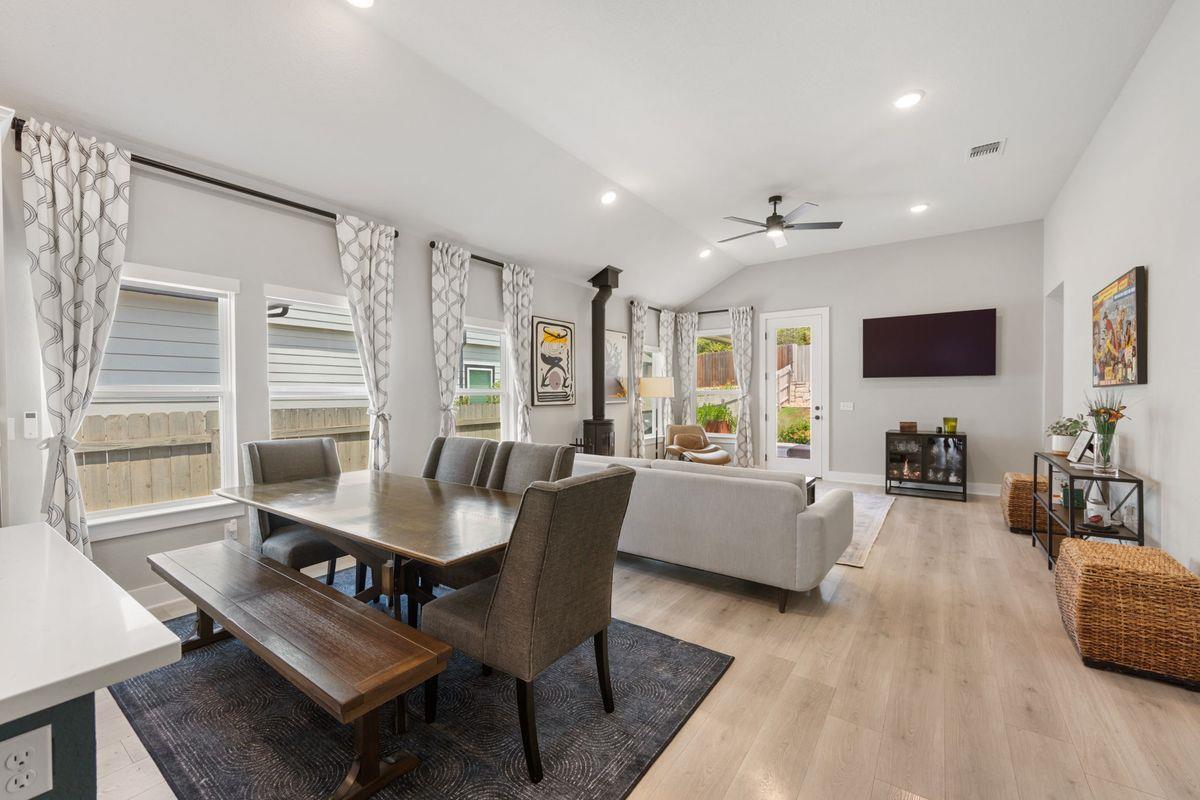 16705 Adoro Dr Property Photo 10