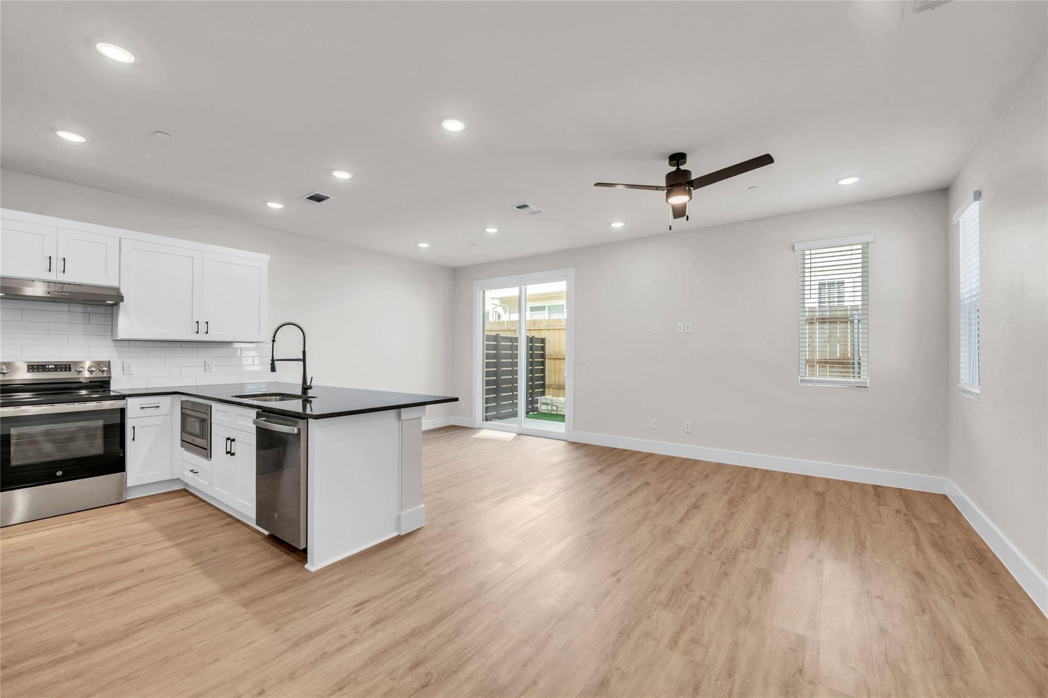 9312 Curious Squirrel St Property Photo 3