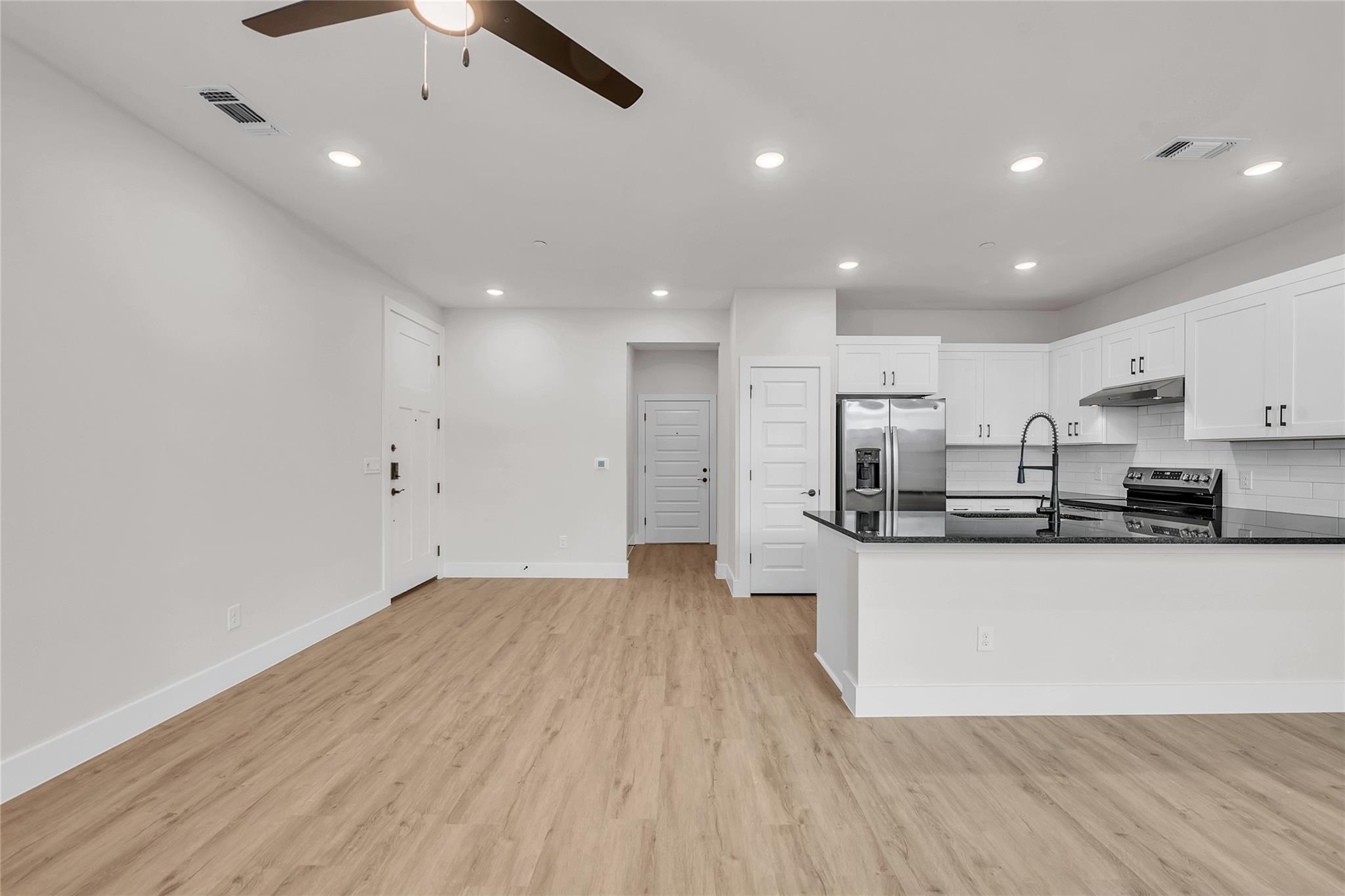 9312 Curious Squirrel St Property Photo 4