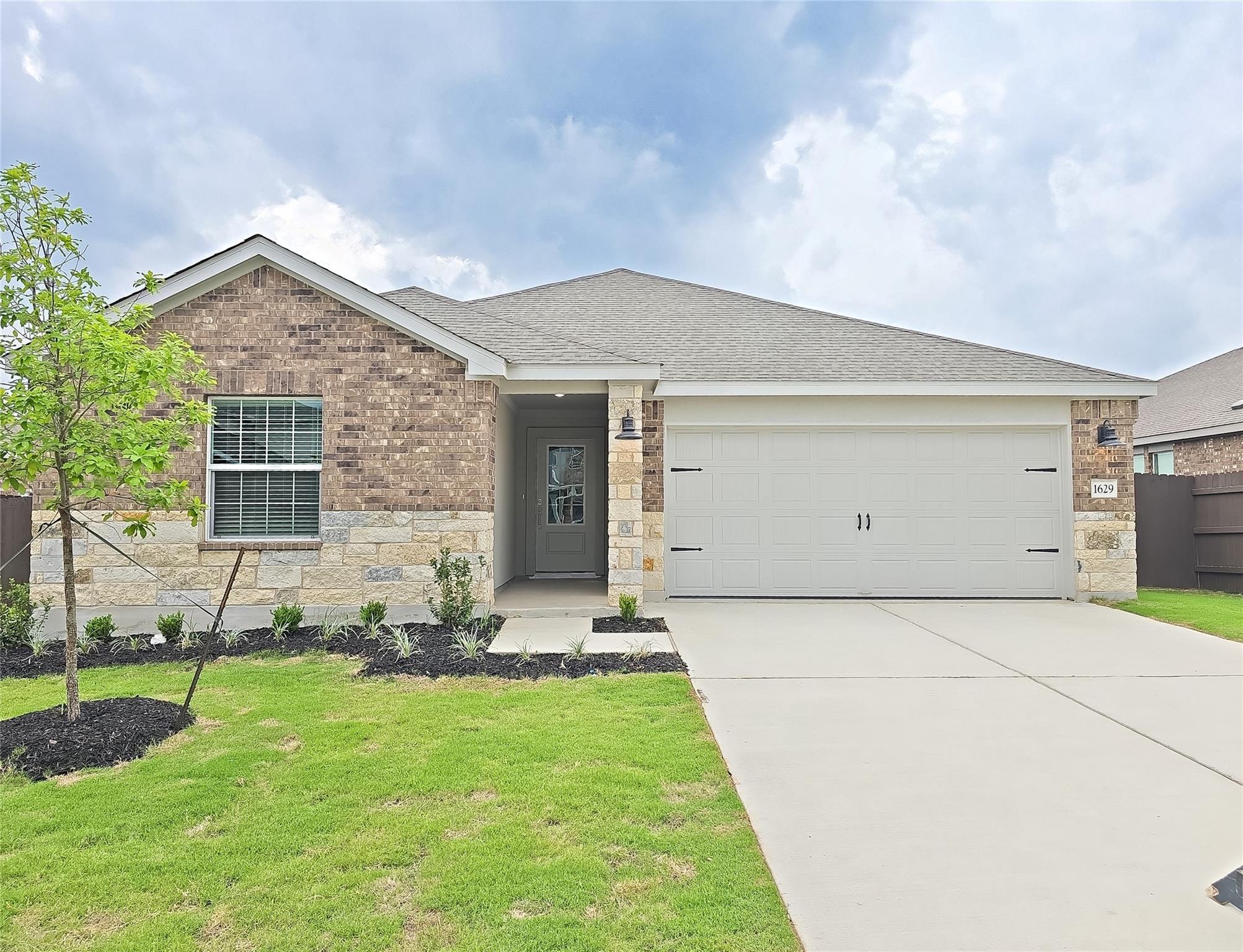 1629 Magnolia Farm Way Property Photo