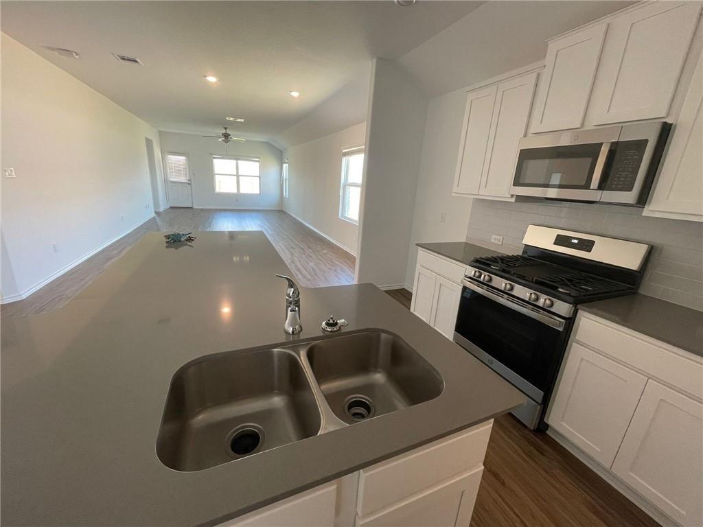 101 Konik Rd Property Photo 2